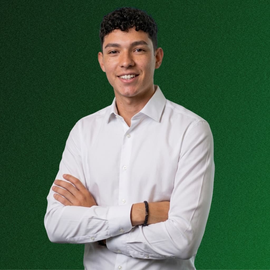 Yonathan Pacheco - Especialista Administrativo & Operaciones